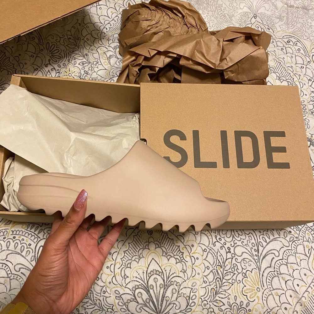 Yeezy Slides (Pure)